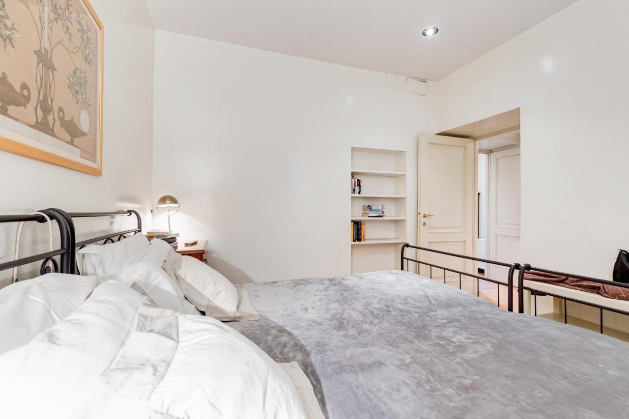 Pantheon Exclusive House Rom